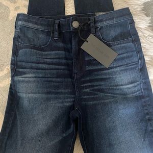 American Eagle “The Dream Jean” Hi-Rise Jegging